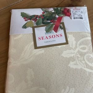 Holiday table cloth